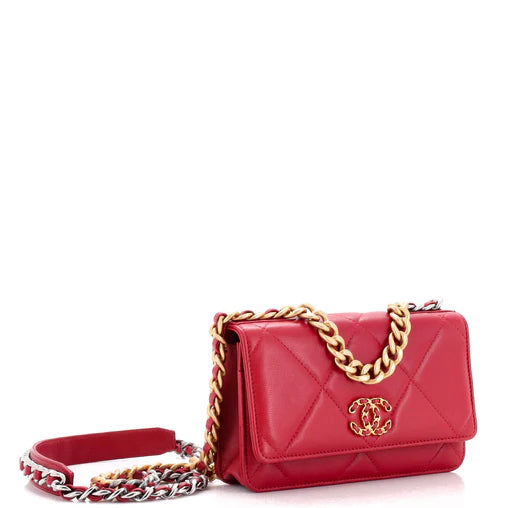 19 Wallet on Chain Quilted Lambskin