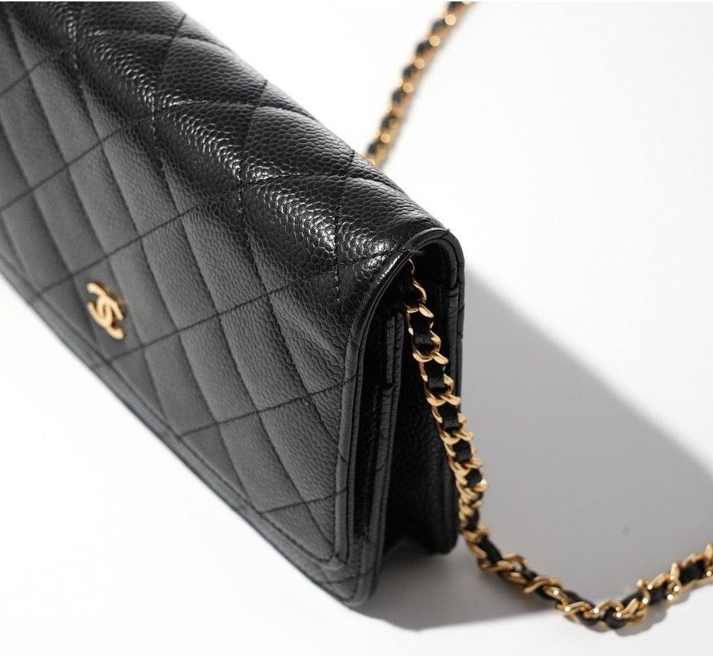 CHANEL BLACK AND GOLD CLASSIC WALLET ON CHAIN – LuxeBorrow